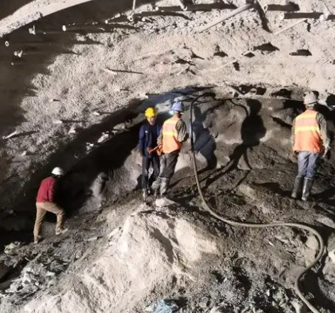 余姚拱顶带模注浆料的施工流程及注意事项